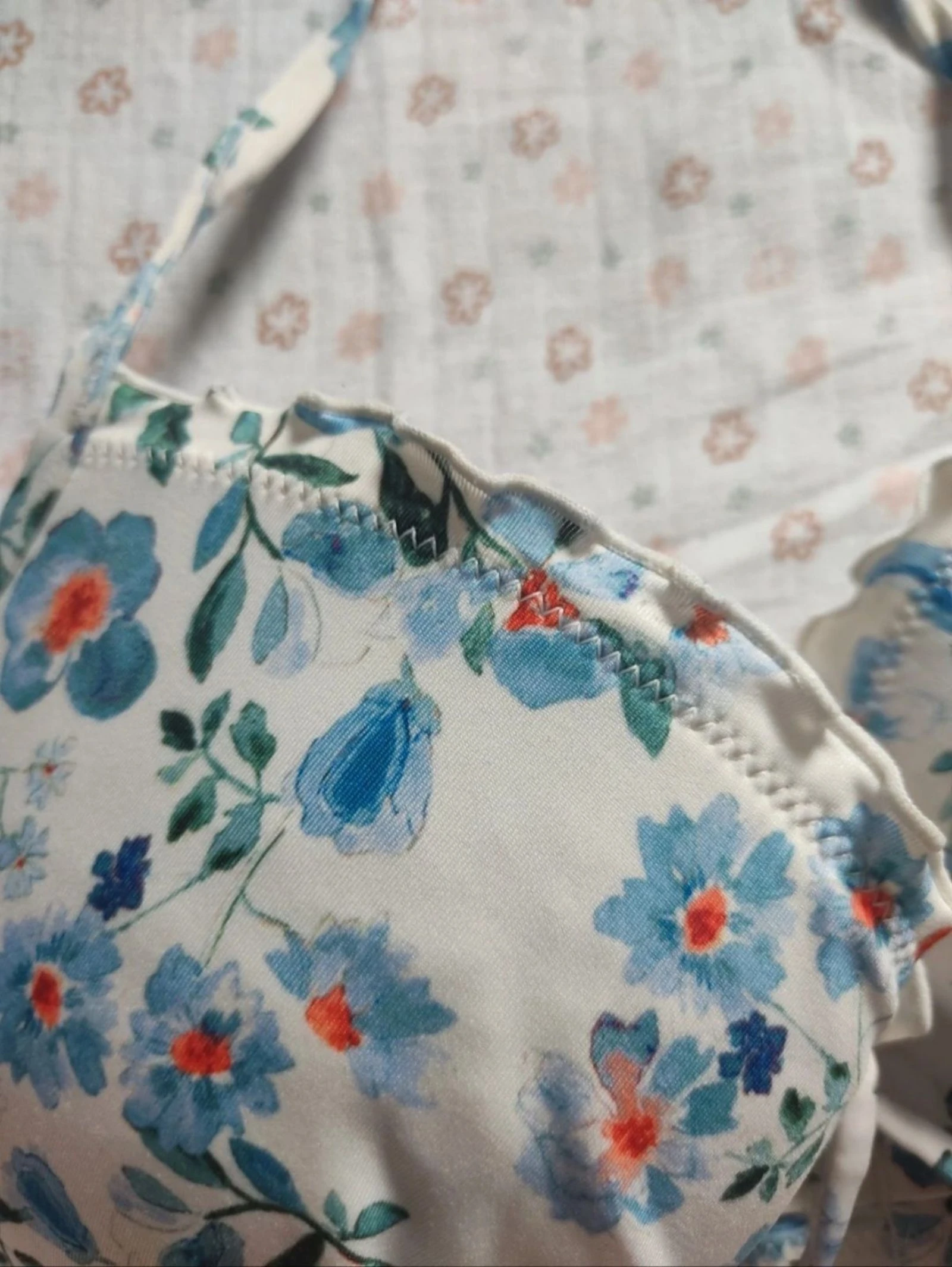 Bikini met blauwe bloemen H&M - 75C en 42 - Zeer goede staat – photo 4